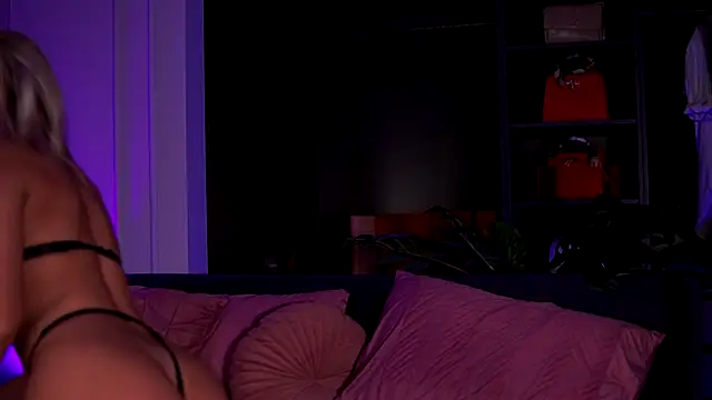 Monique Celeste online show from November 16, 4:50 am