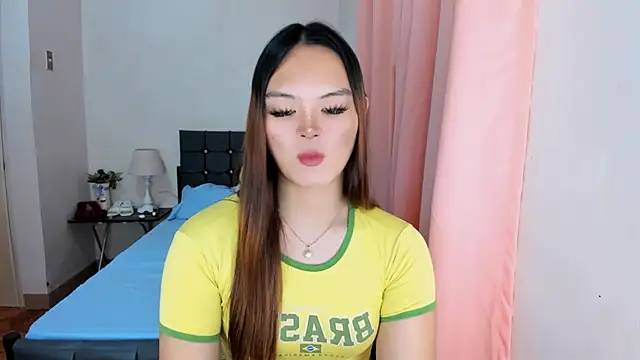 Snapshot of ameliamaureen chatting on September 24, 2:23 pm ameliamaureen online show from September 24, 2:23 pm