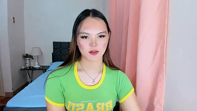 Snapshot of ameliamaureen chatting on November 8, 2:37 am ameliamaureen online show from November 8, 2:37 am