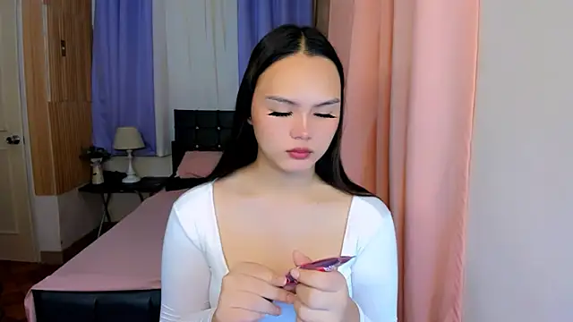 Snapshot of ameliamaureen chatting on June 13, 4:10 am ameliamaureen online show from June 13, 4:10 am