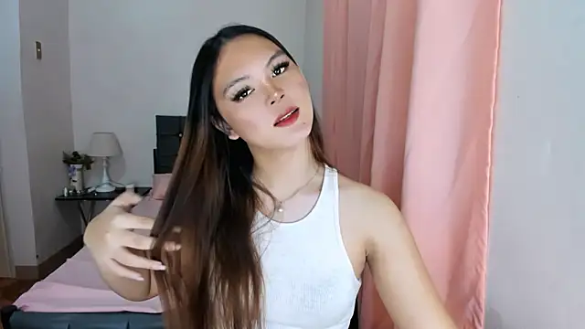 Snapshot of ameliamaureen chatting on October 27, 2:40 pm ameliamaureen online show from October 27, 2:40 pm