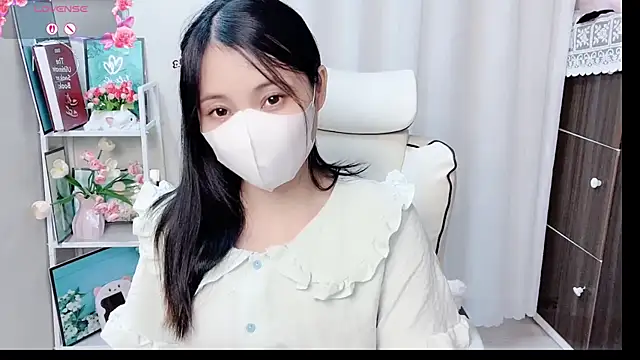 phuongnhi  online show from June 26, 12:33 pm