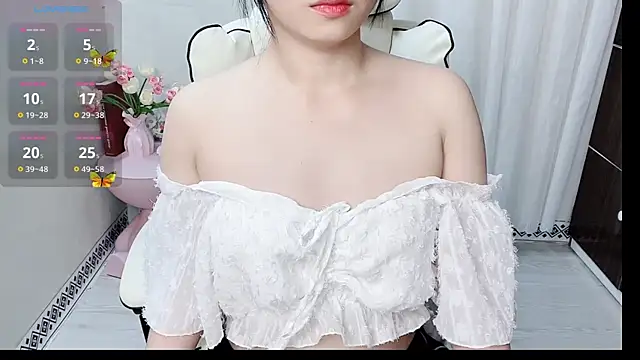 phuongnhi  online show from May 5, 4:04 am