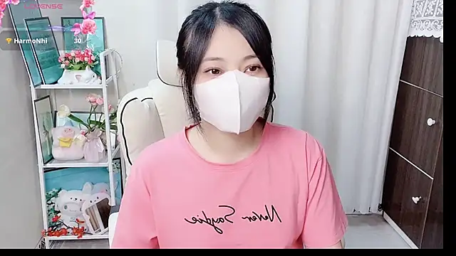phuongnhi  online show from June 14, 11:44 am