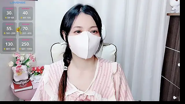 phuongnhi  online show from April 19, 1:34 pm