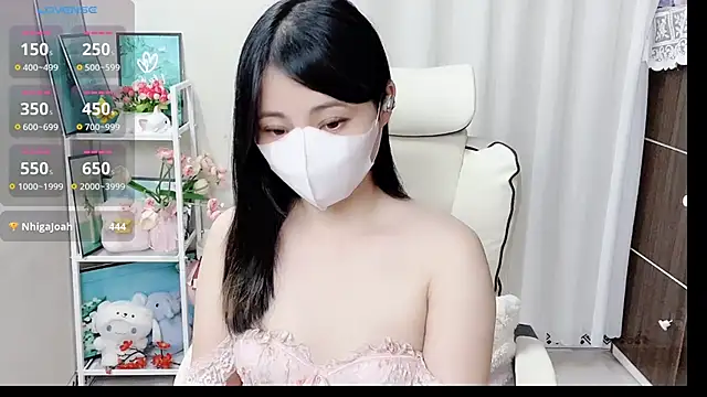 phuongnhi  online show from May 29, 1:50 pm