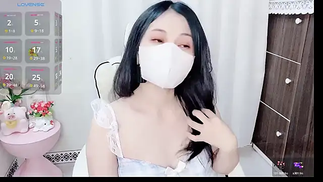 phuongnhi  online show from April 9, 12:11 pm