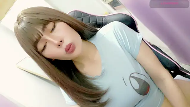 tgirljennie 69 online show from February 3, 4:32 am