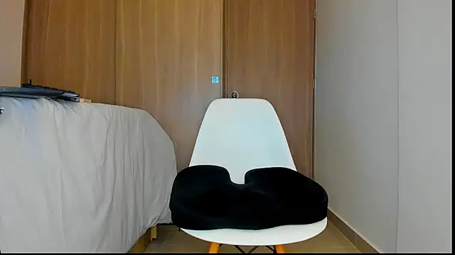 Alphapulsex online show from April 2, 2:35 pm