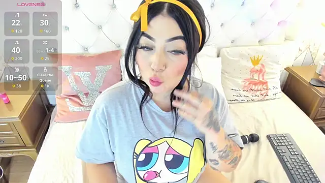 Snapshot of MeganStar__ chatting on September 29, 12:00 pm MeganStar online show from September 29, 12:00 pm