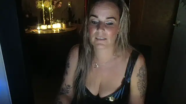 Mrs-Aurora online show from May 20, 10:18 pm