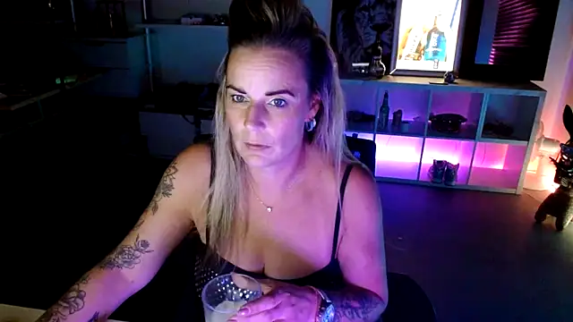 Mrs-Aurora online show from October 16, 9:12 pm