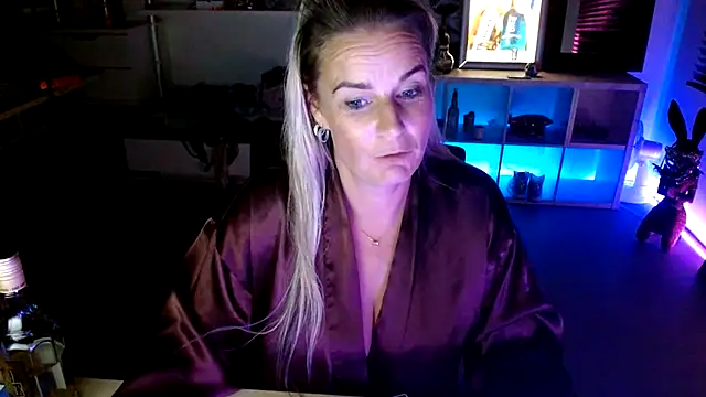 Mrs-Aurora online show from October 16, 1:03 am