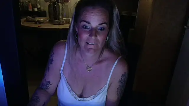 Mrs-Aurora online show from April 29, 1:10 am