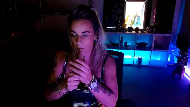 Mrs-Aurora online show from October 11, 9:27 pm