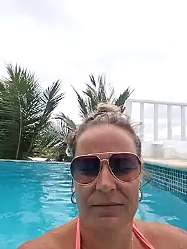 Mrs-Aurora online show from April 8, 3:24 pm