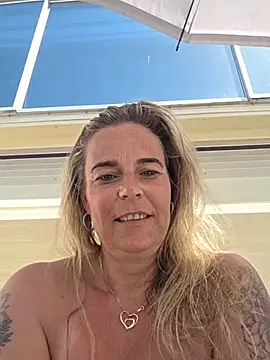 Mrs-Aurora online show from May 25, 12:59 pm