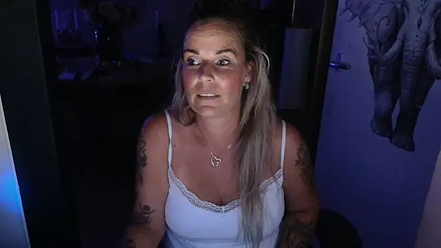 Mrs-Aurora online show from July 5, 10:27 pm