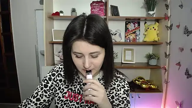 Katrin kiss  online show from May 11, 11:00 am