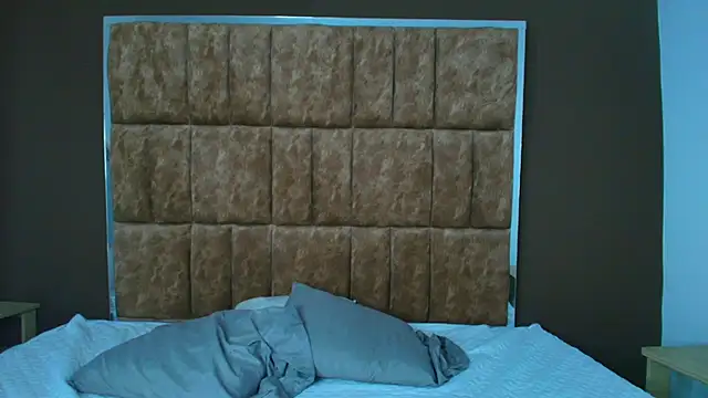 Kitty ravee online show from October 3, 1:34 pm