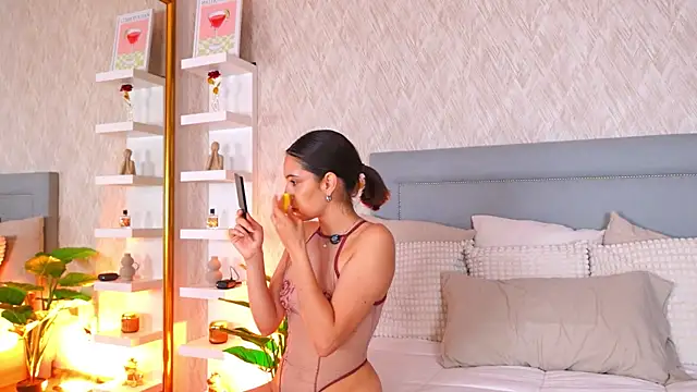Sofy Bradd online show from June 16, 5:40 am