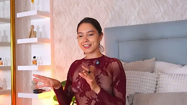 Sofy Bradd online show from July 3, 5:36 am