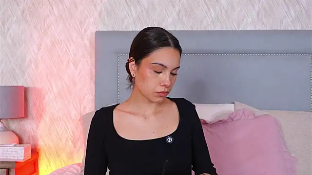 Snapshot of Sofy_Bradd chatting on October 11, 2:23 am Sofy Bradd online show from October 11, 2:23 am