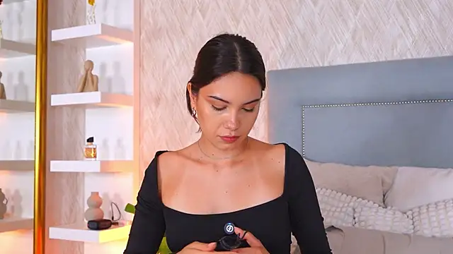 Sofy Bradd online show from July 7, 5:32 am