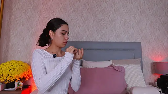 Sofy Bradd online show from November 3, 7:46 am