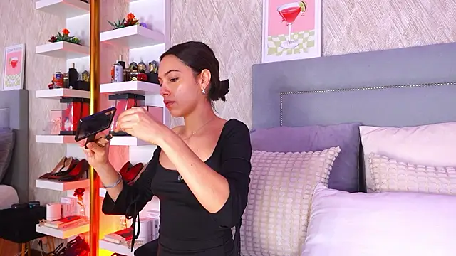 Sofy Bradd online show from February 21, 7:32 am