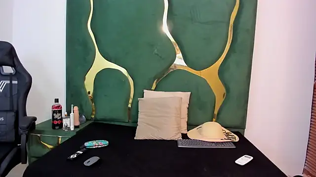 perlaasm online show from November 7, 1:15 pm