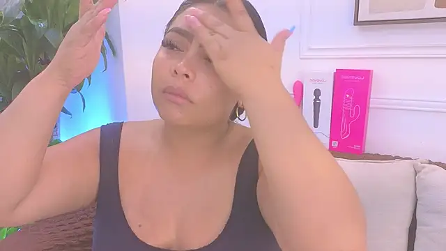 Daisy Price online show from July 18, 11:08 am