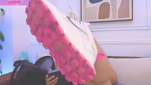 Daisy Price online show from March 20, 11:00 am