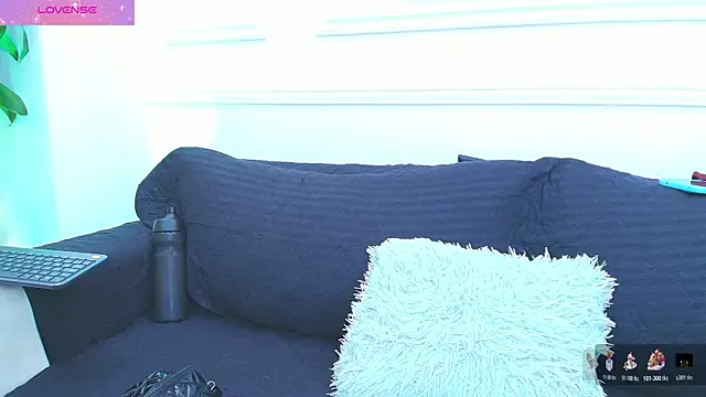 Daisy Price online show from November 18, 11:13 am