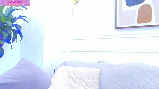 Daisy Price online show from January 16, 11:25 am