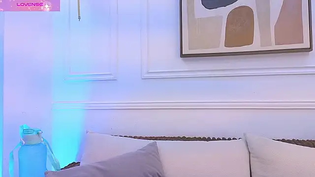 Daisy Price online show from March 10, 10:52 am