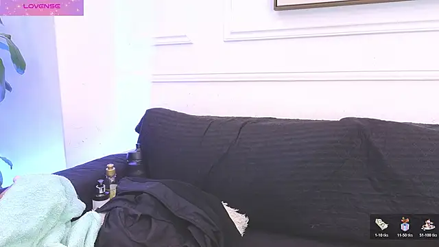 Daisy Price online show from February 19, 11:40 am