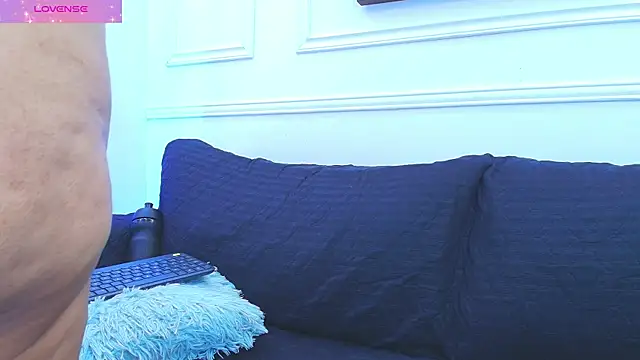 Daisy Price online show from November 26, 11:21 am