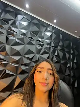 lilyth bloom online show from May 4, 1:58 pm