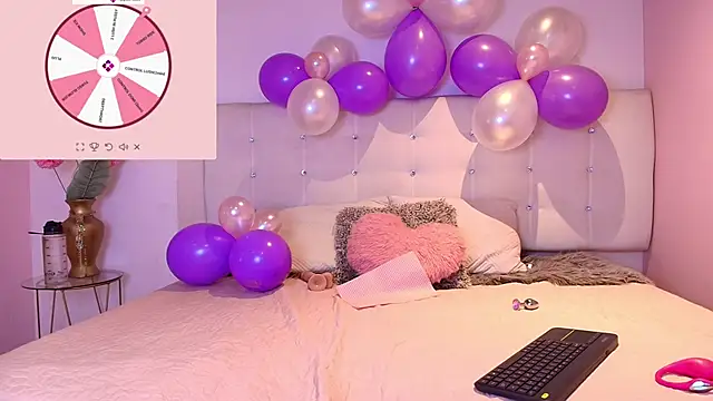 Snapshot of lilyth_bloom chatting on November 7, 12:53 pm lilyth bloom online show from November 7, 12:53 pm