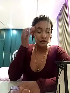 DollyBrowncc online show from April 14, 2:27 am