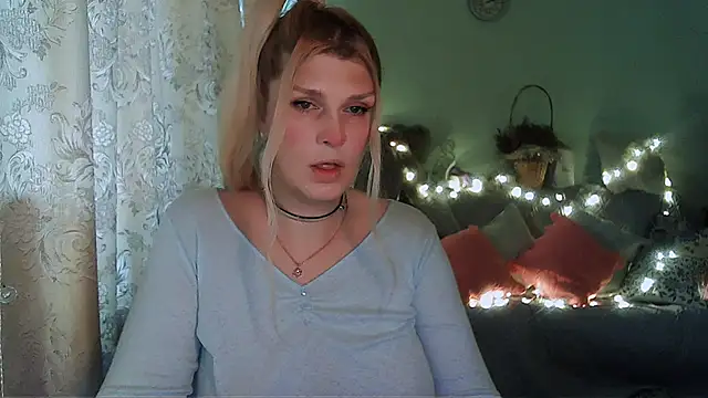 Snapshot of TsPostophere chatting on February 7, 11:12 am TsPostophere online show from February 7, 11:12 am