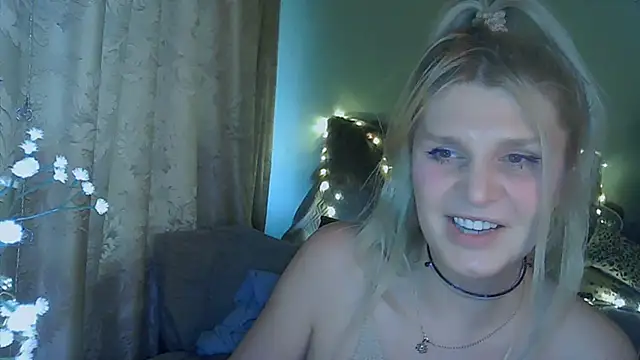 Snapshot of TsPostophere chatting on March 2, 2:25 pm TsPostophere online show from March 2, 2:25 pm