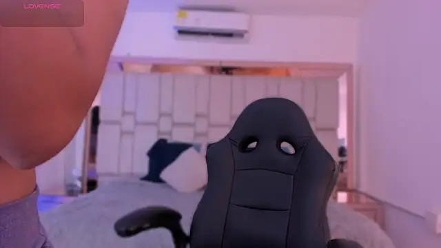 EmmaBeel online show from November 4, 11:36 am