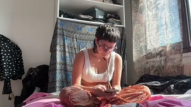 NIQUE TARAXX online show from October 1, 10:09 am