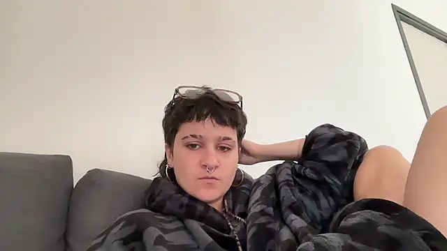 NIQUE TARAXX online show from September 21, 11:26 am