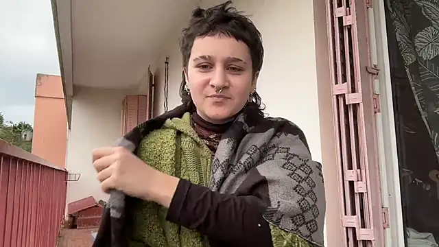 NIQUE TARAXX online show from September 30, 11:16 am