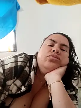 yaneth  online show from October 8, 1:12 pm