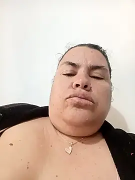 yaneth  online show from October 17, 1:13 pm