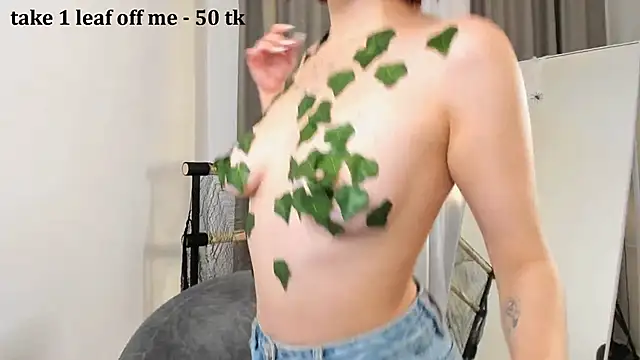 Snapshot of LeelooYolo chatting on October 31, 3:41 pm LeelooYolo online show from October 31, 3:41 pm